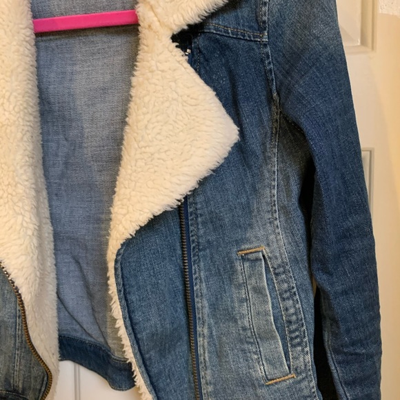 Jean jacket with fur - Picture 3 of 4